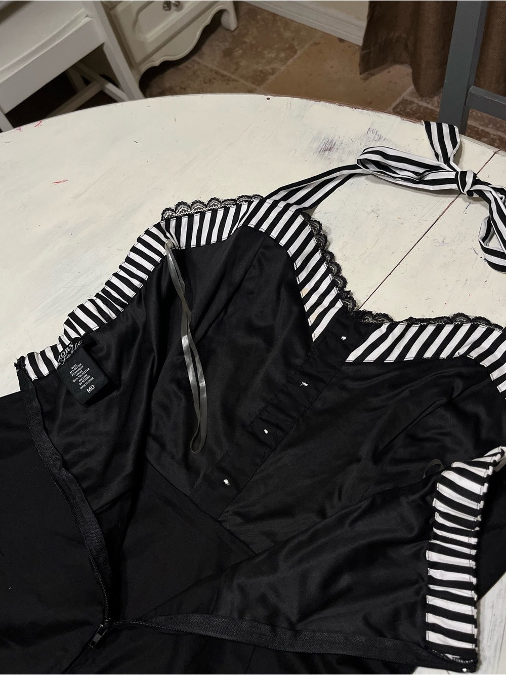 Thorn & Fable Hot Topic Pinup Rockabilly Retro Halter Dress Sz M Black White - Picture 7 of 10